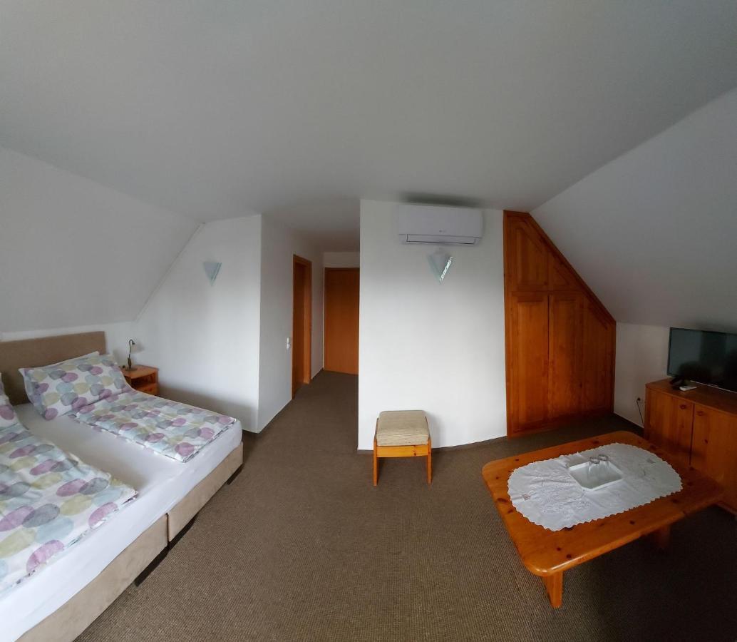 Emil Porta Hotel บาลาตองโยรอค ภายนอก รูปภาพ